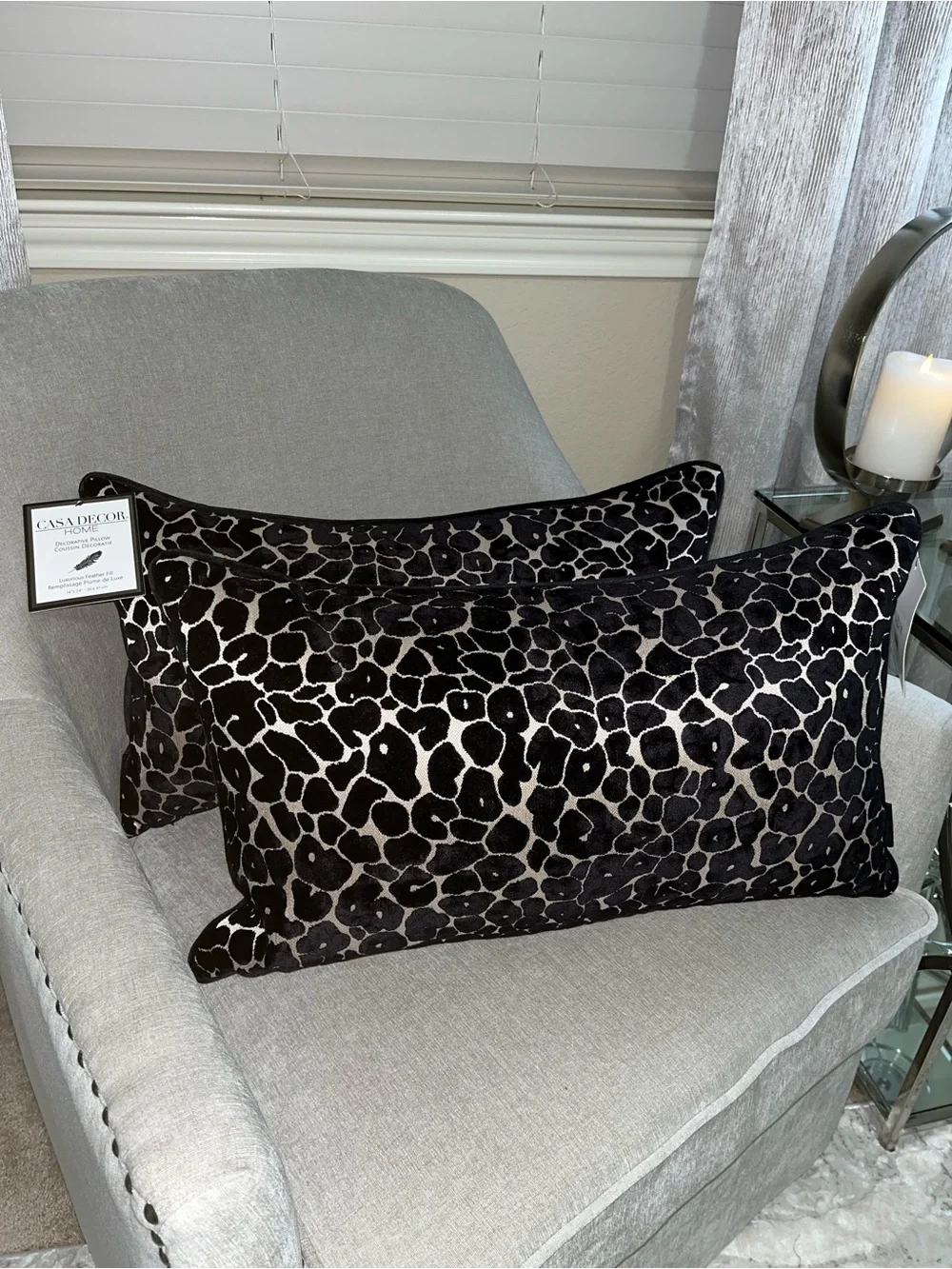 2-NWT CASA DECOR CUT VELVET LEOPARD DESIGN DECORATIVE PILLOWS